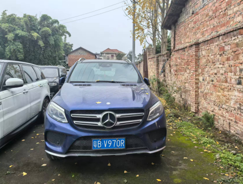 粤BV970R梅赛德斯-奔驰牌车一辆